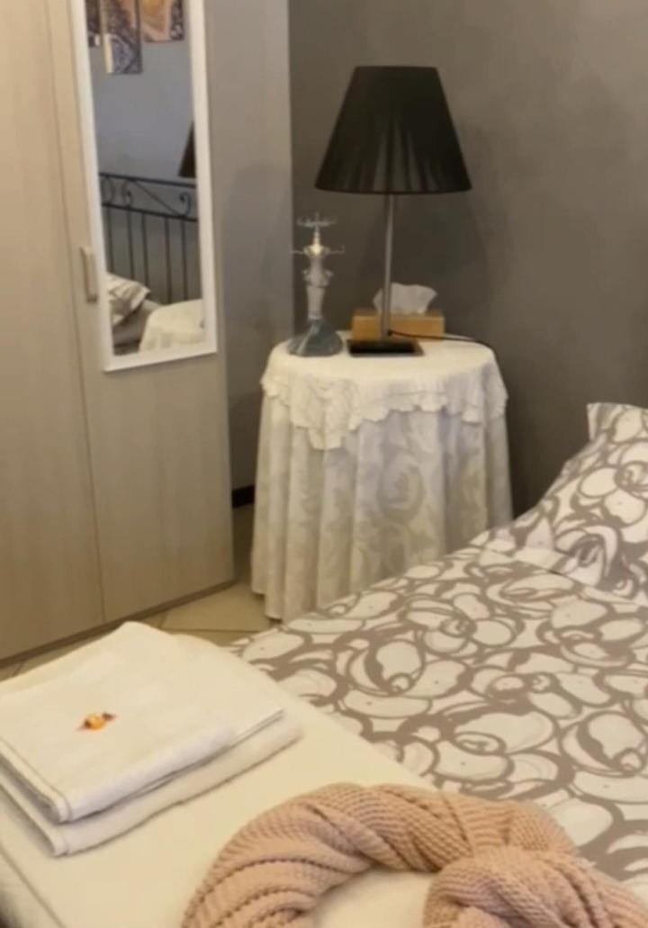 La Casa Di Ada Apartman Sondrio Szoba fotó